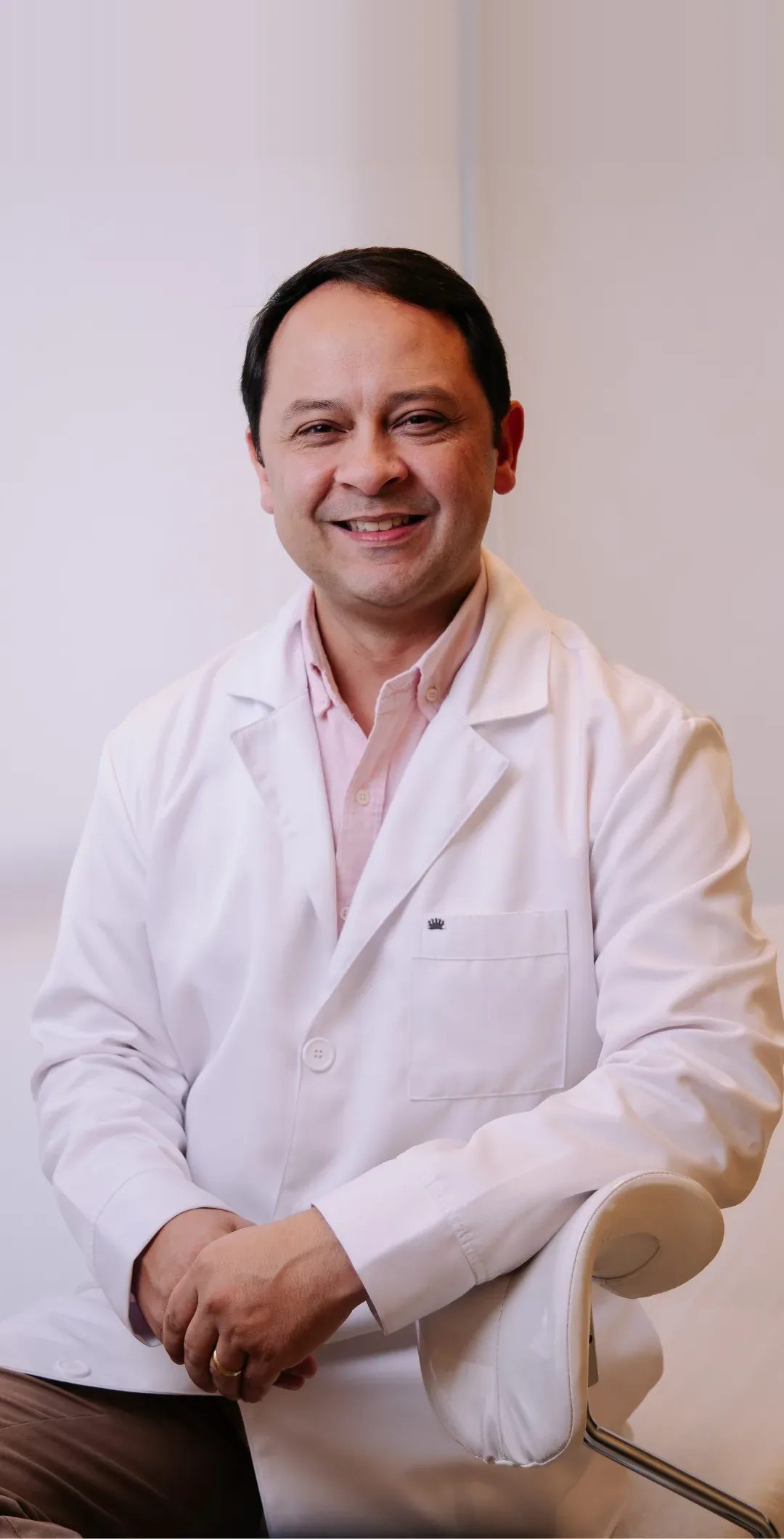 Dr. Rodrigo Renee, médico ginecologista e obstetra